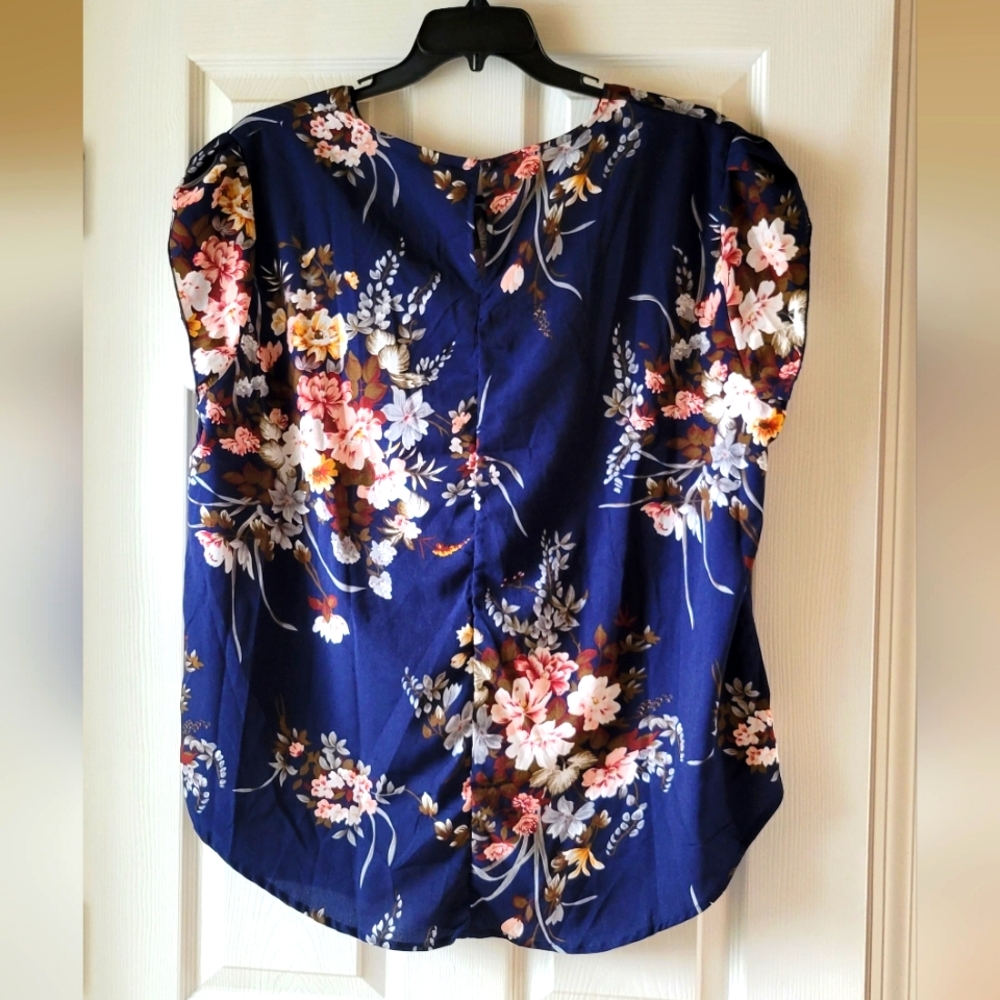 Floral Plus-Size 4x Cap sleeve blouse